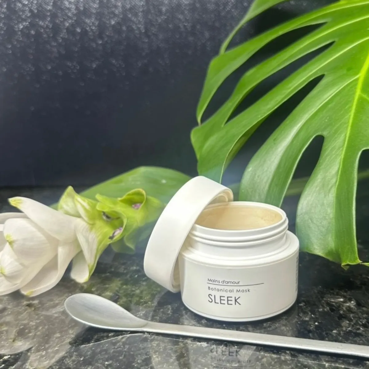 Mains d'amour Botanical Mask SLEEK
